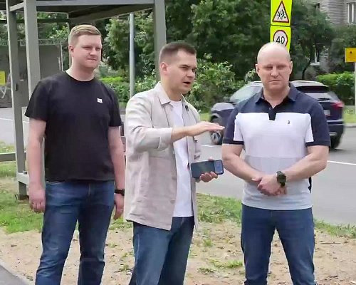 Сегодня работаем в Ивантеевке. Начали с центральной части города. Наряду с капитальным ремонтом поликлиники и Центра культуры и искусств имени Л. Н. Кекушева…