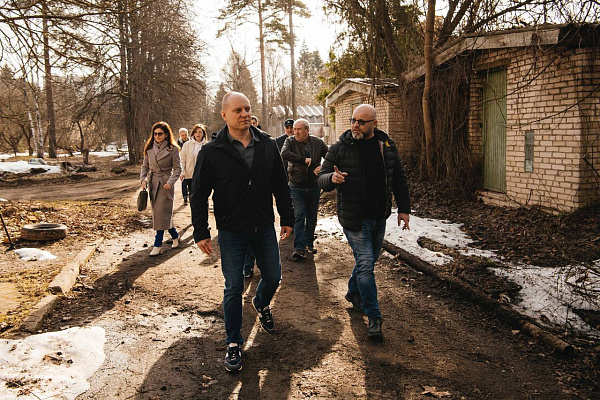 Сегодня вместе с коллегами посетили коммунальные объекты на территории медицинского учреждения, где проходят лечение участники боевых действий.