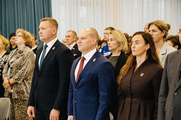 🇷🇺 В Пушкино состоялся второй этап VI конференции местного отделения партии «Единая Россия». В прошлом месяце подвели итоги предварительного голосования, в котором приняли участие свыше 20 тысяч жи…