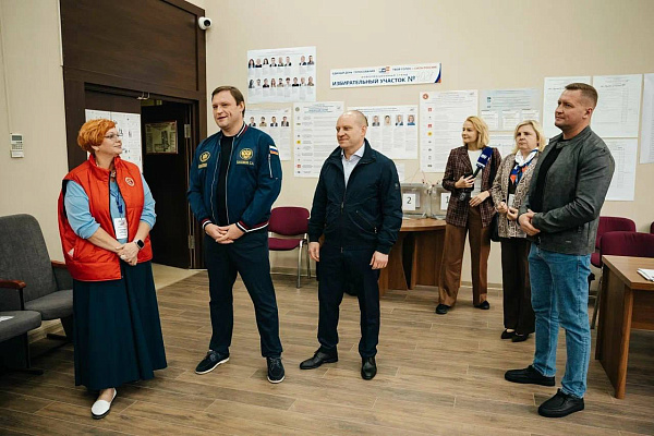 Вместе с Сергеем Пахомовым и Михаилом Жданом посетили несколько избирательных участков нашего округа, которые находятся в Доме культуры «Пушкино» и здании…
