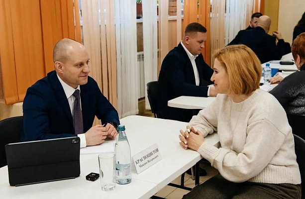 Сегодня вместе с командой работаем в селе Ельдигино. Провели прием жителей в формате «выездная Администрация».