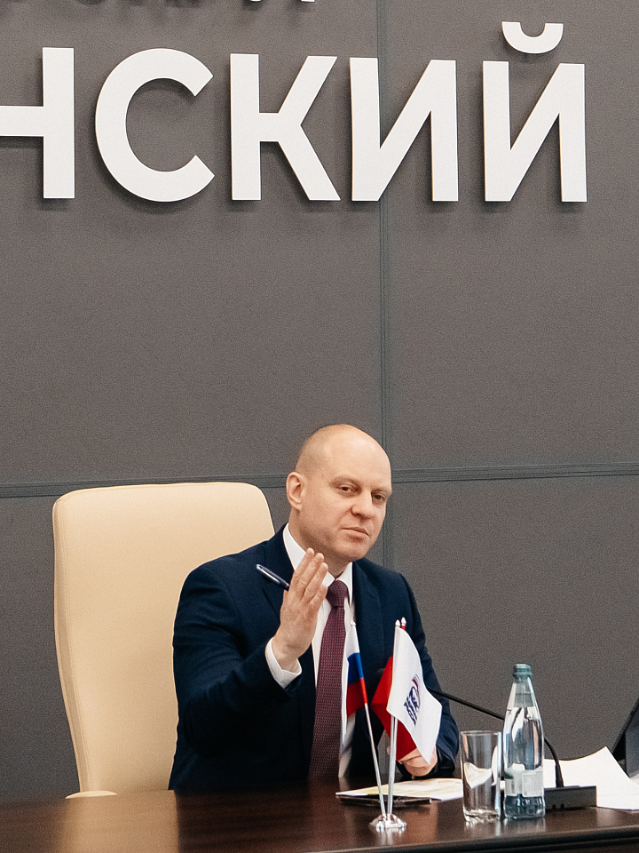 Максим Валерьевич Красноцветов